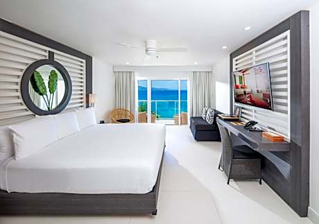 05 Junior Suite King Ocean View