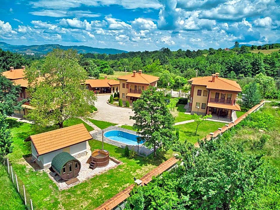 Комплекс Тянкови къщи