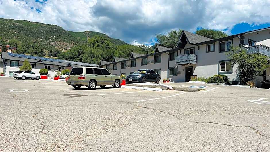 Adventure Inn - Glenwood Springs