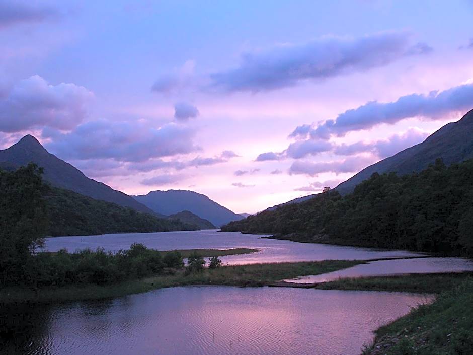MacDonald Hotel & Cabins
