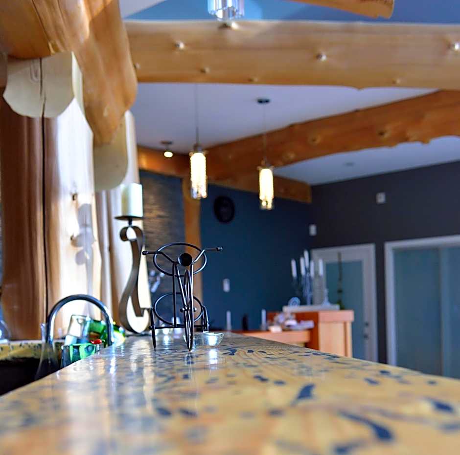 The Rockwell-Harrison Guest Lodge