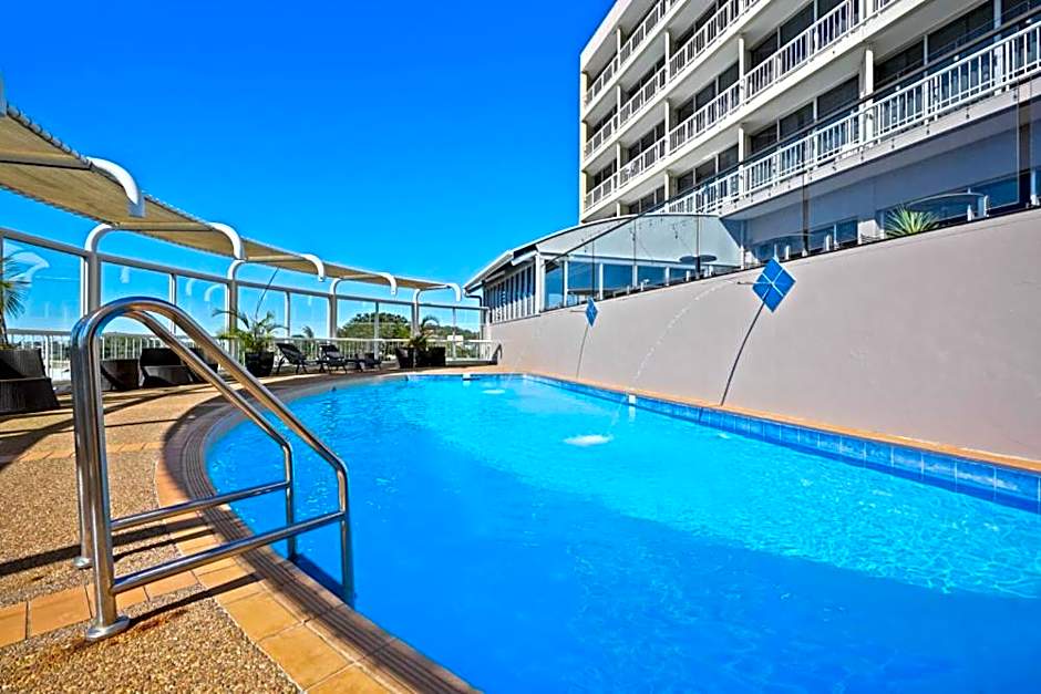 Rydges Gladstone Hotel