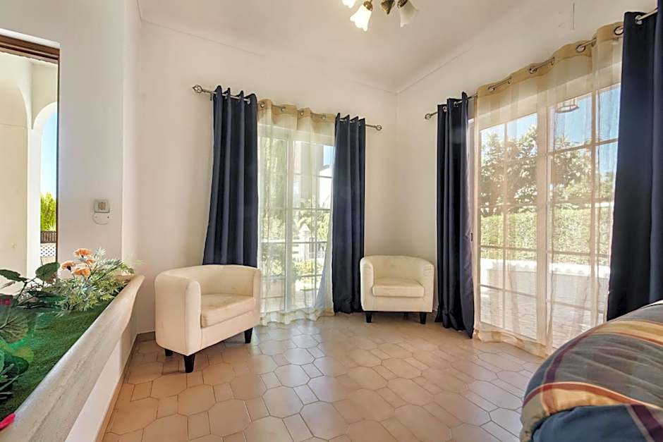 A Fantastic Place for Families, Hilton Hotel are and close to amenities