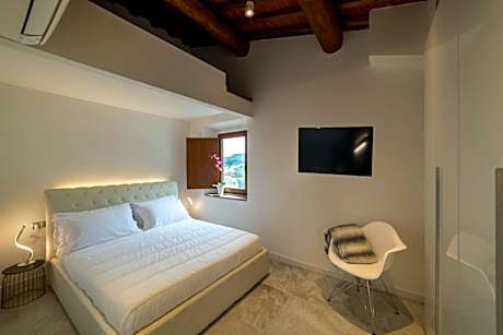 Superior One-Bedroom Apartment