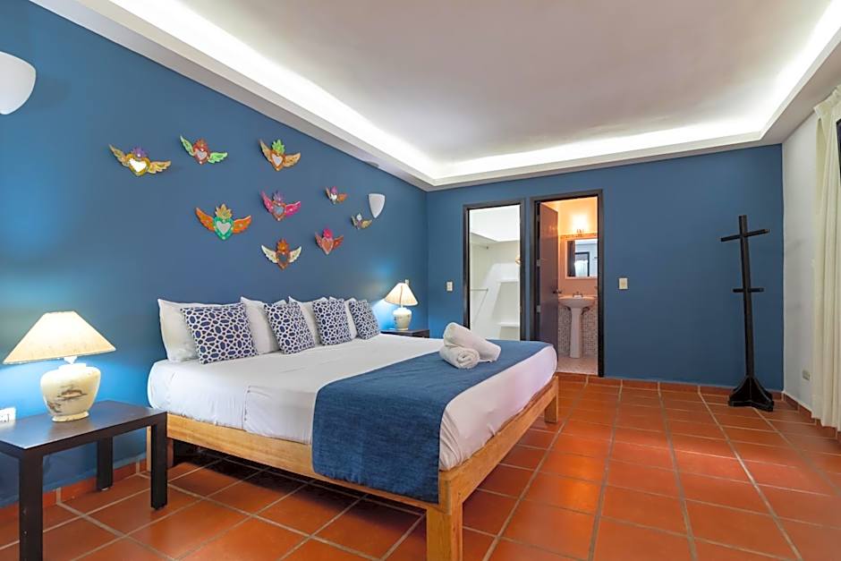 La Iguana Vallarta LGBT ADULTS ONLY - Romantic Zone - Party Clubbing Street