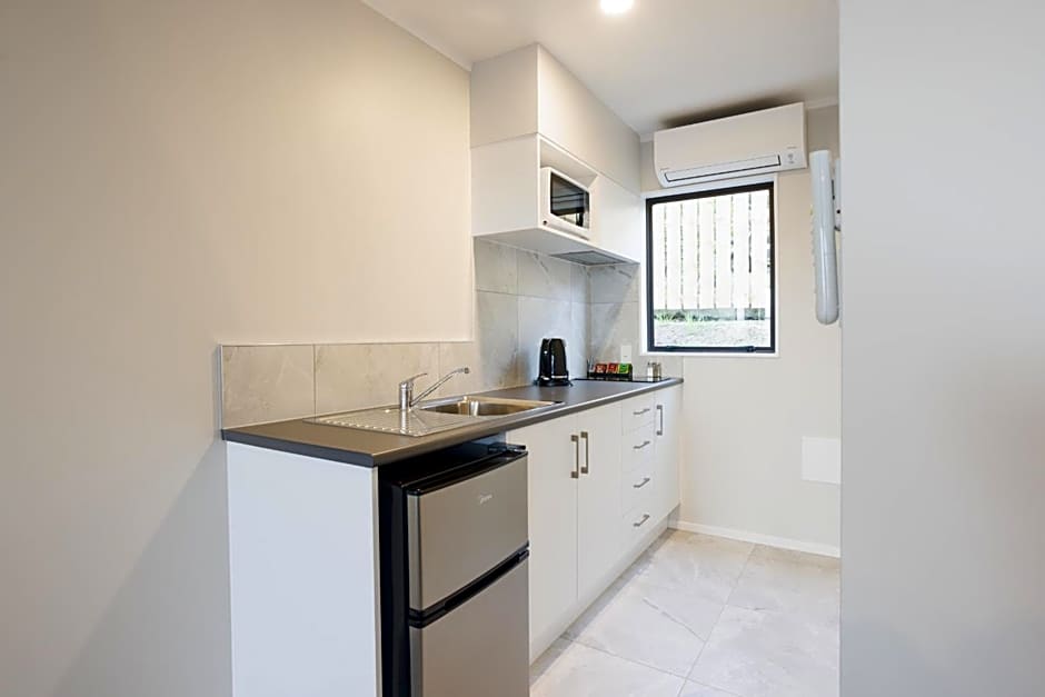 Bks Pohutukawa Lodge