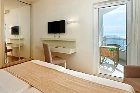 Triple Room with Balcony