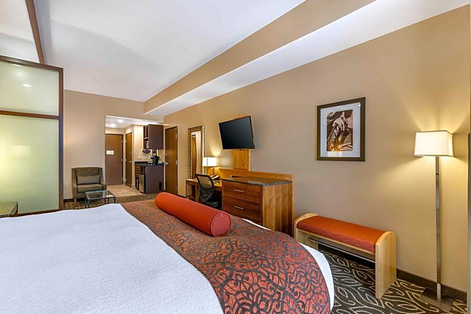 Best Western Premier Ivy Inn & Suites