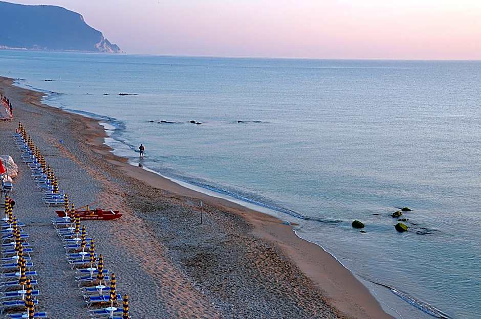 Hotel Brigantino Non Dista
