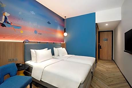 Superior Twin Room with City View