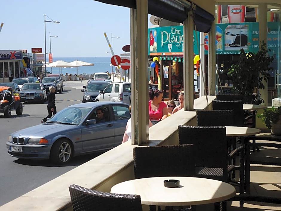 Daphne Hotel Apartments