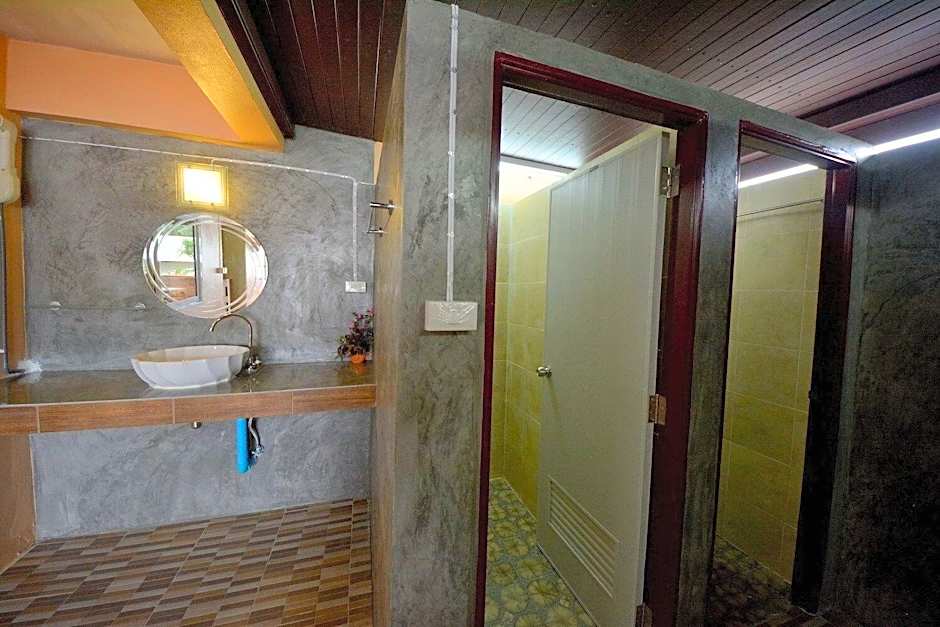 Phangan Barsay Hostel