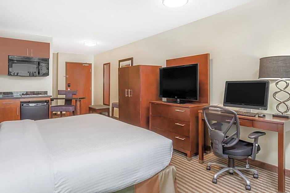 Ramada by Wyndham Carlyle