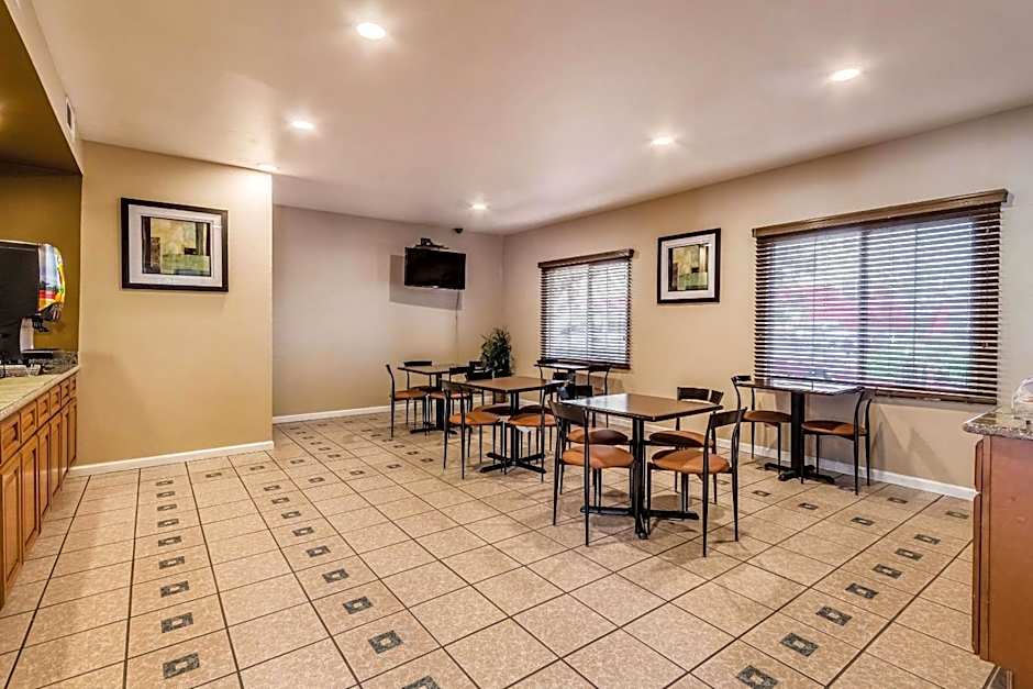 Quality Inn Fresno Near University