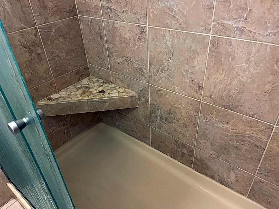 South Maui Ocean View Condo with Free Wifi and Parking