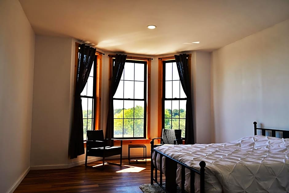 Photo 1 of 5 of Studio 1 Queen Bed