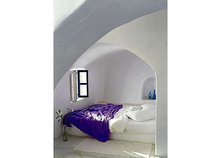 Perivolas Hotel