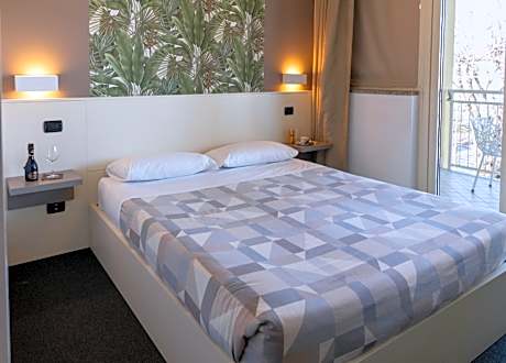 Deluxe Double or Twin Room with Balcony