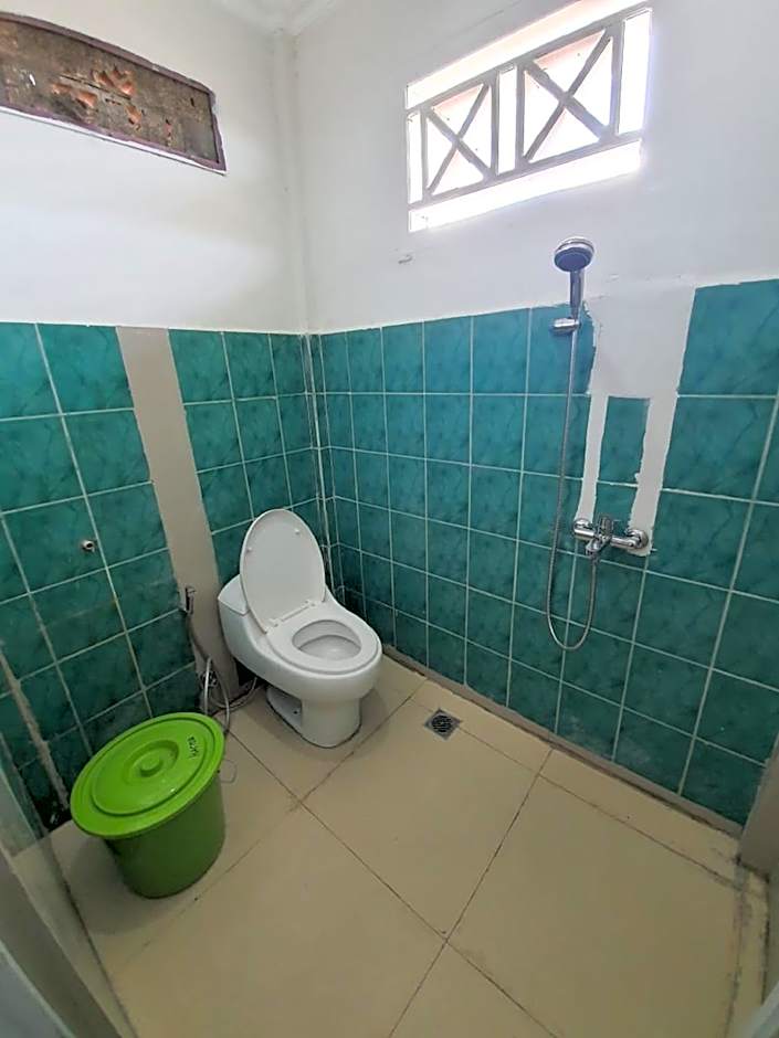 RedDoorz near Palembang Airport 2