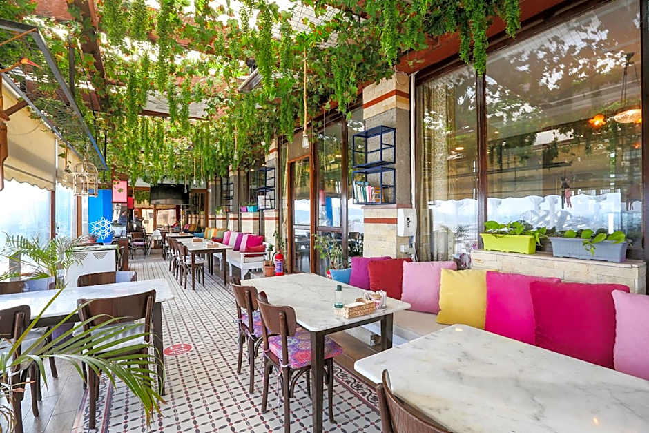 URLA PERA HOTEL