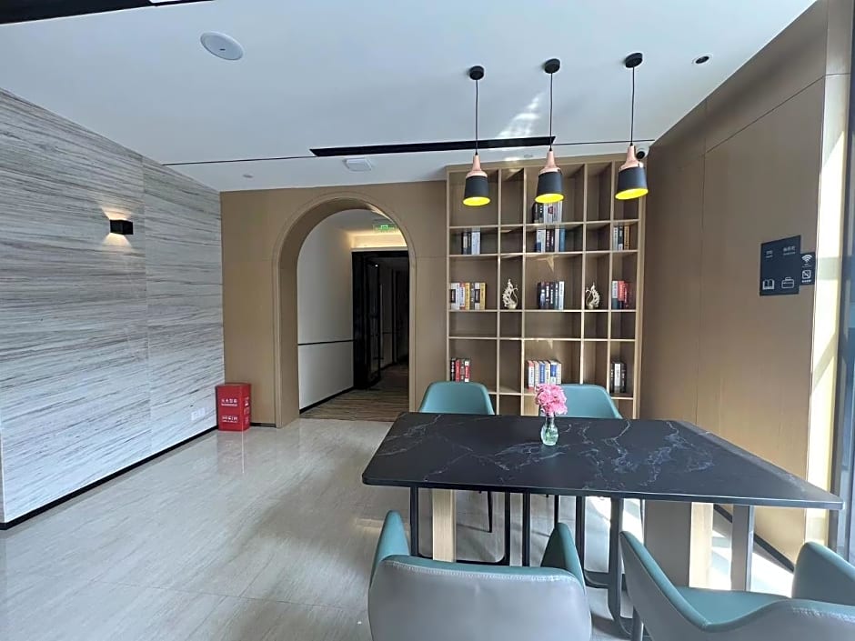 City Comfort Inn Wuhan Yangtze River Bridge Yellow Crane Tower