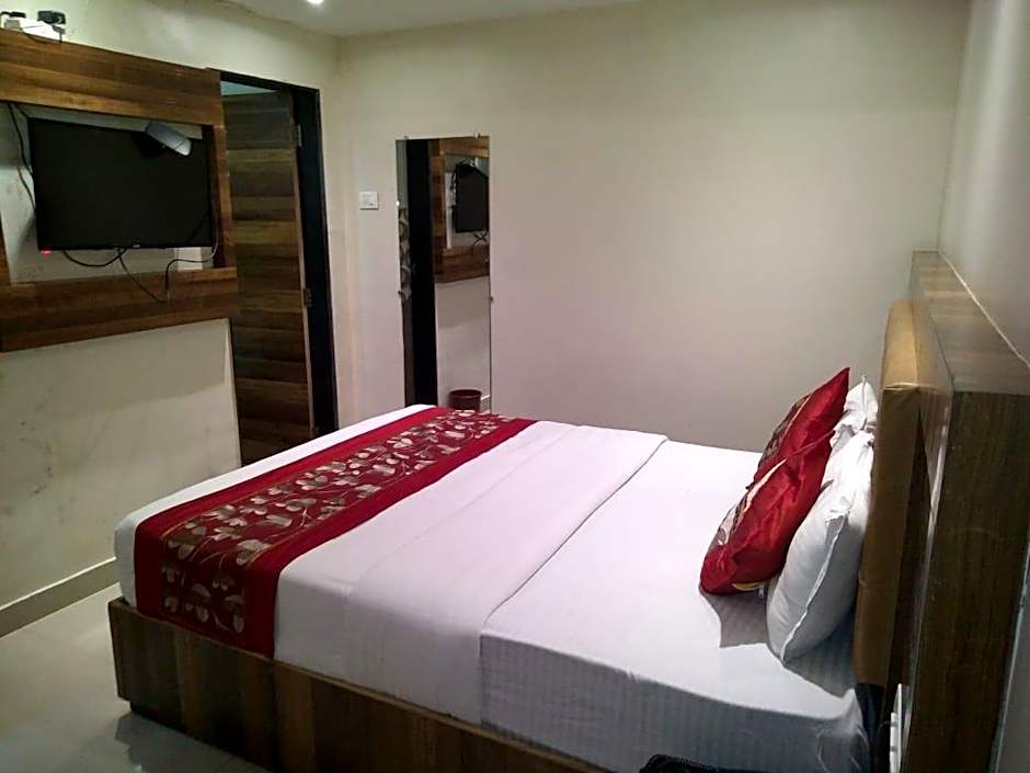 Hotel Rishi International - Grant Road