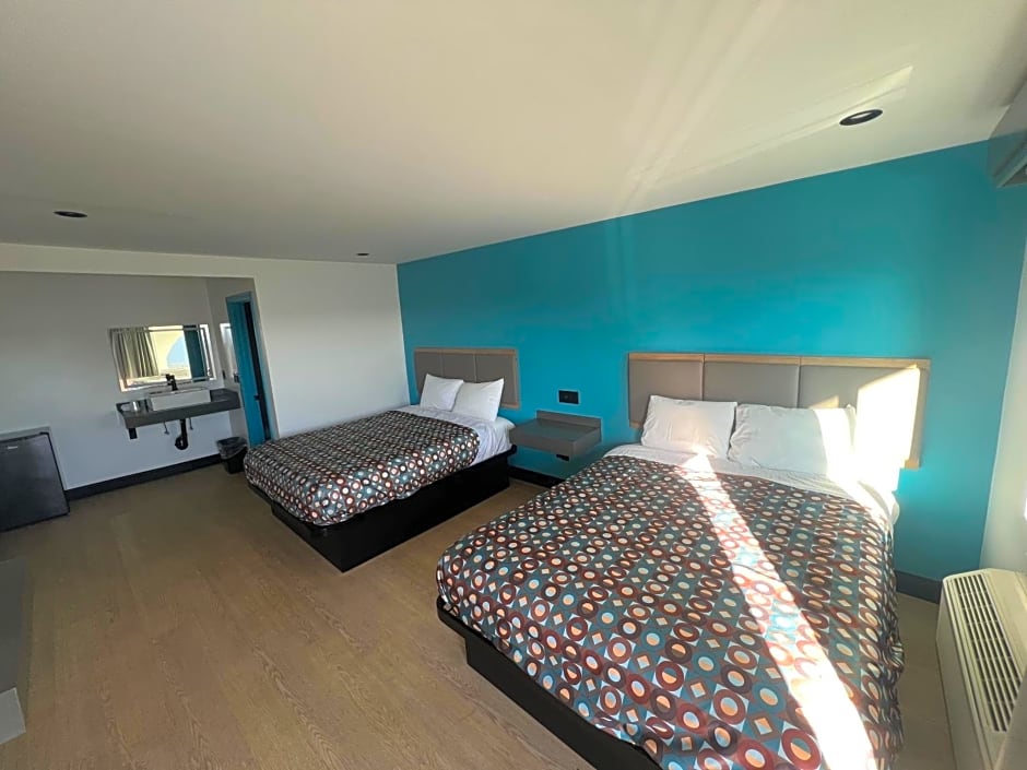 Palm Inn - Newly Renovated Rooms
