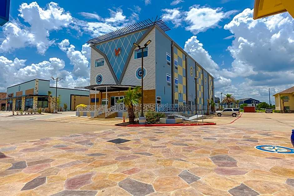 La Vyoma Villas, Westpark Hwy 6