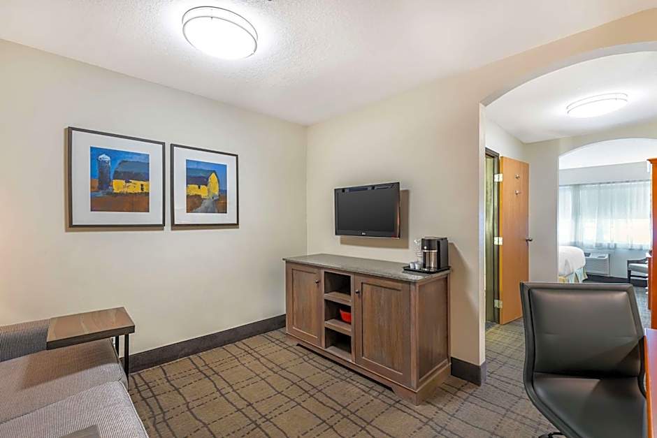 Best Western Plus University Park Inn & Suites