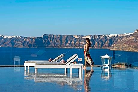 Acroterra Rosa Luxury Suites