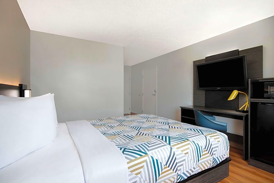 Motel 6-San Antonio, TX - South