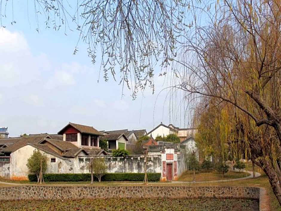 Vienna International Hotel Meizhou Spindle Bridge Branch