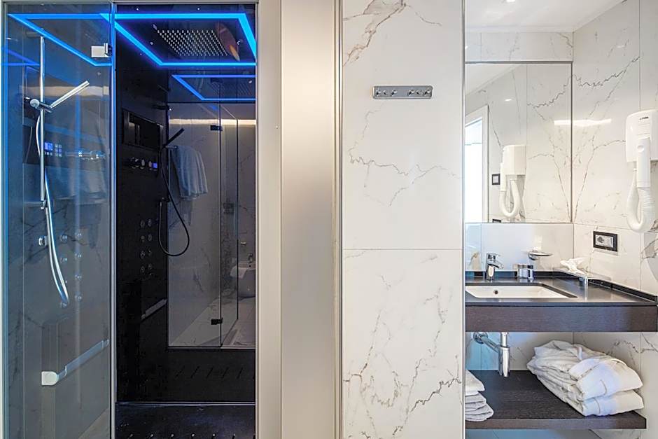 Monaco Suites Hotel