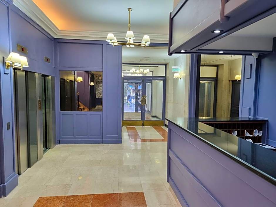 HOTEL REGIS