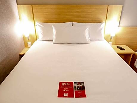 Standard Room with One Double Bed and One Single Bed