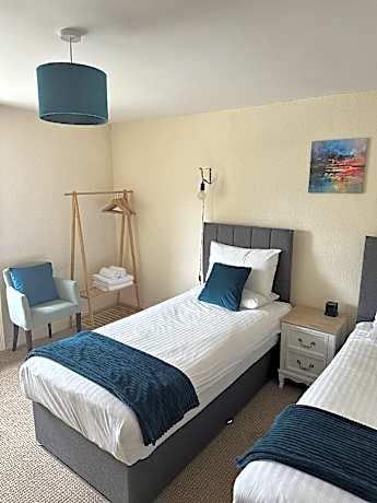 Twin Room with Private Bathroom