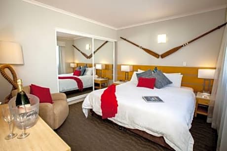 Manly Marina Cove Motel Guest Reservations