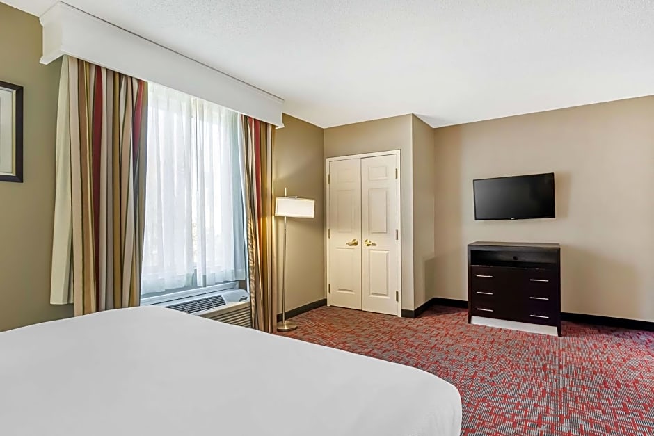 Best Western Airport Inn & Suites