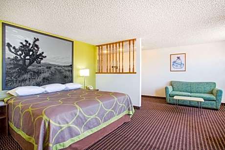 Deluxe King Suite