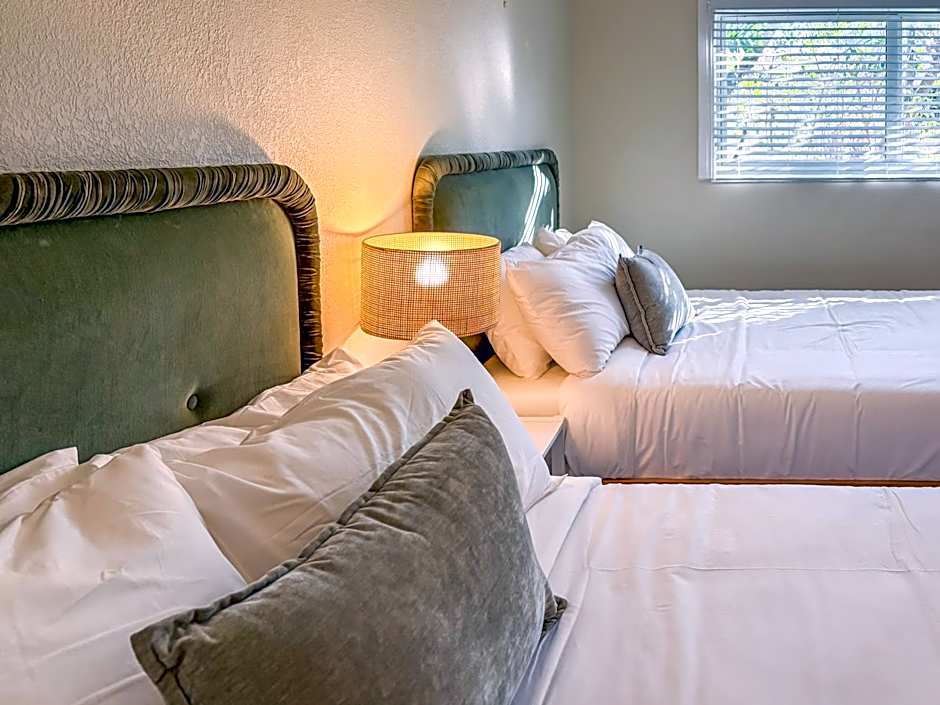Ocean Lodge