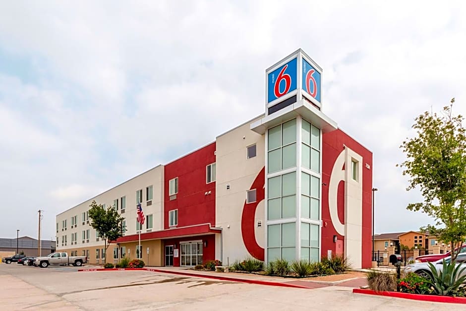 Motel 6-Laredo, TX - Airport