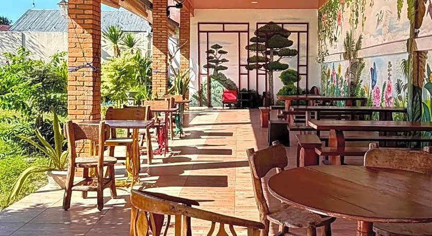 Joyful Hotel