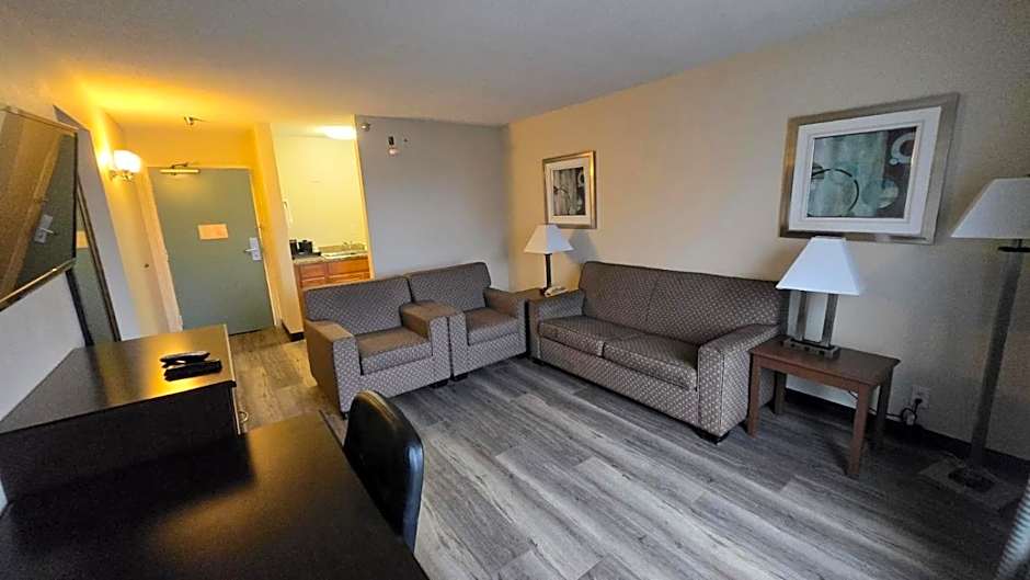 Copley Inn & Suites, Copley - Akron