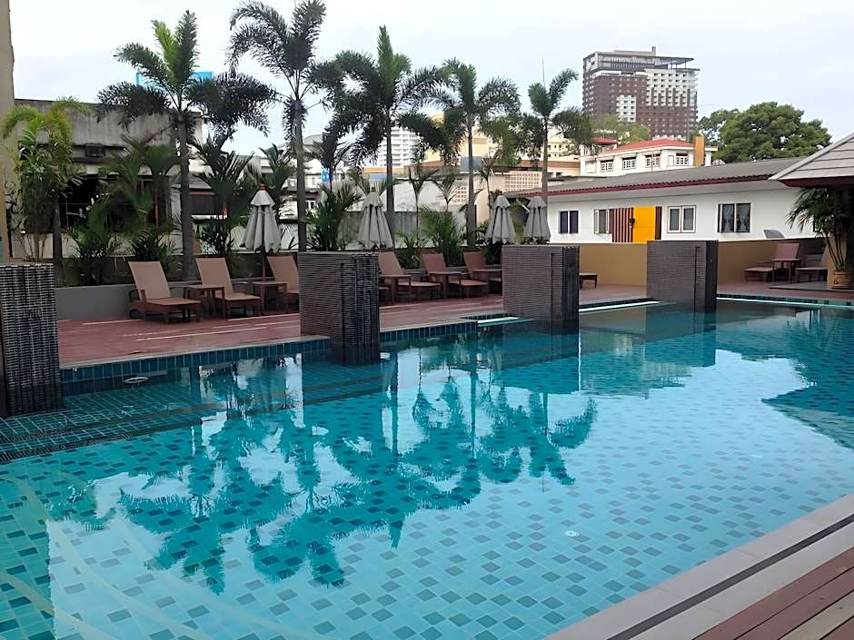 August Suites Pattaya