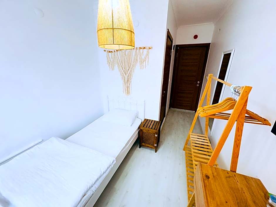 Photo 1 sur 4 de Single Room