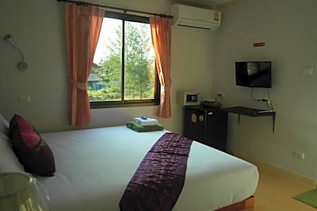 Deluxe Double Room with Window