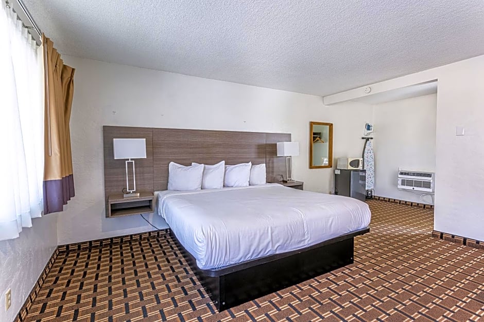 Coastal Breeze Inn