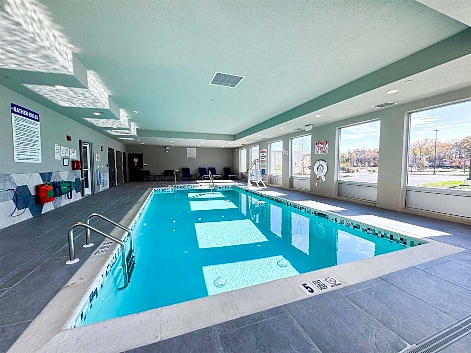 La Quinta Inn & Suites by Wyndham Mount Laurel Moorestown