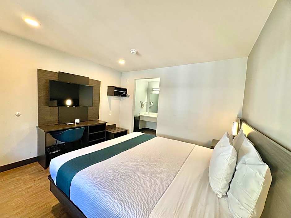 Motel 6-Bellflower, CA - Los Angeles