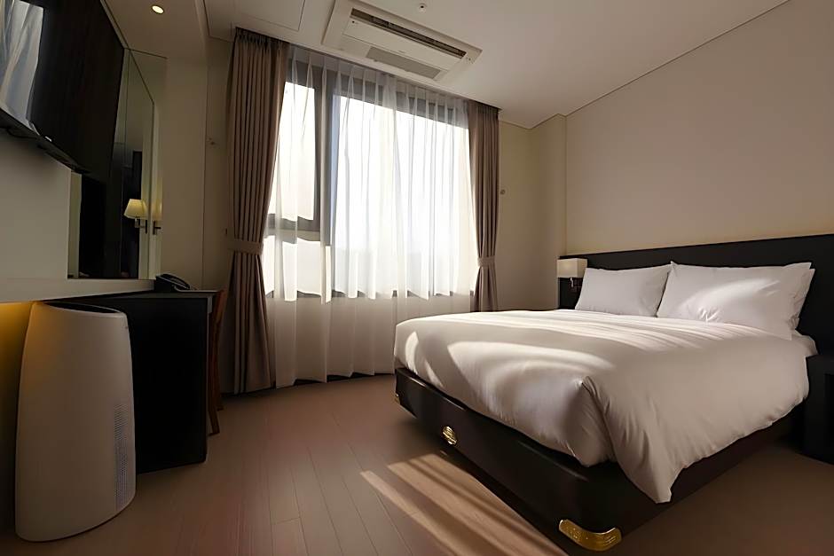 Geoje Artnouveau Suite Hotel